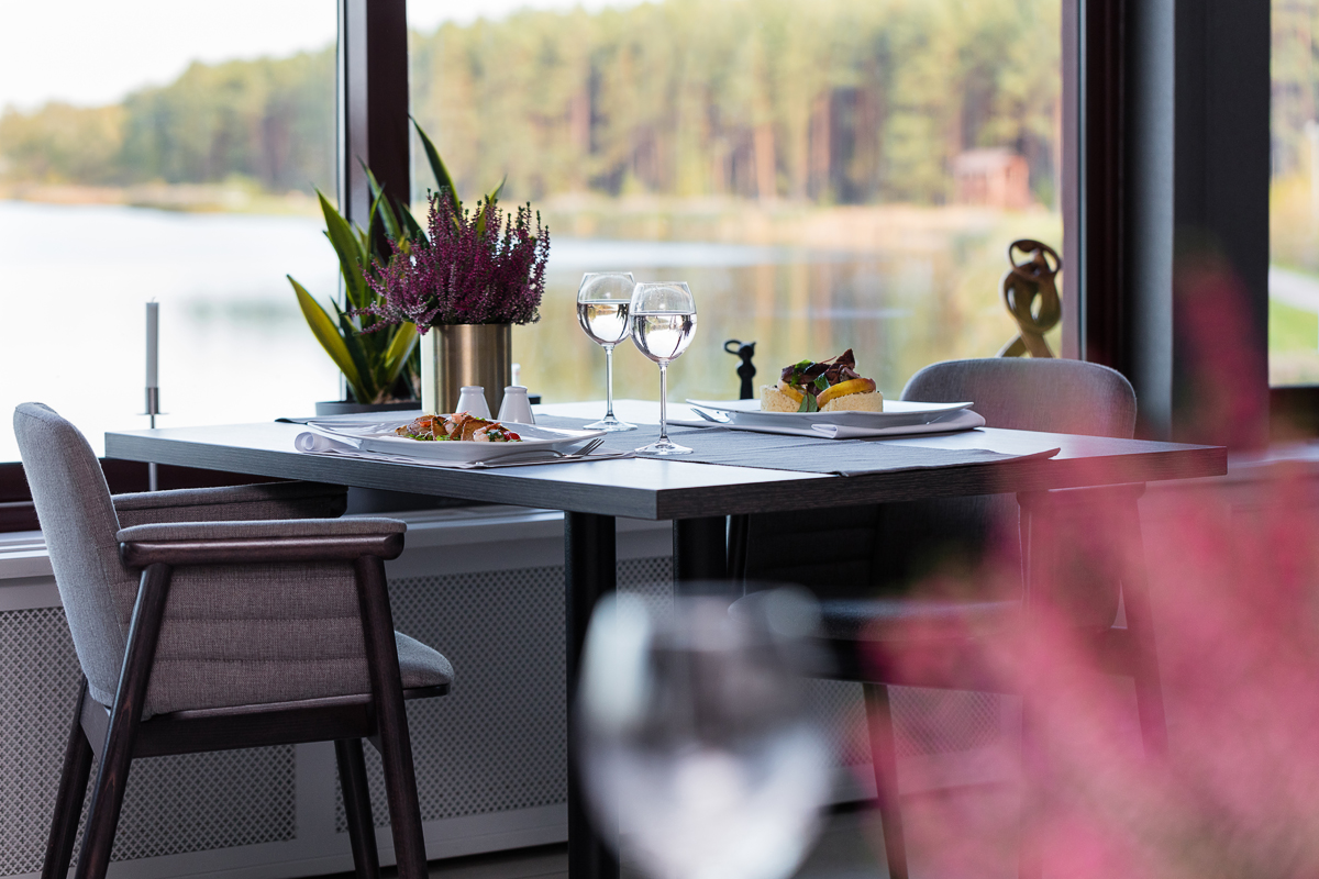 Hotel nad Jeziorem z Restauracją